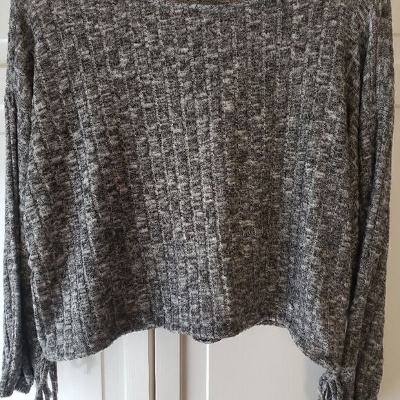 Forever 21 gray cropped sweater - Picture 4 of 5